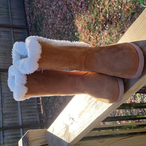 Cat and Jack kids boots - Picture 2 of 4